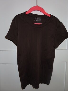 Aritzia Original Contour Crew T-Shirt | Rich Mocha Brown | Like New | Size M
